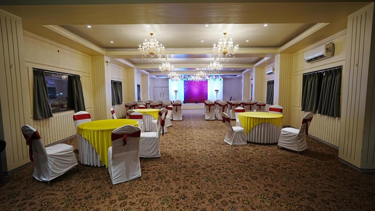 L P Regency, Pune Esterno foto
